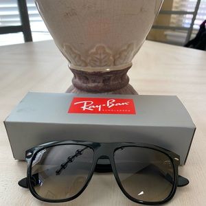 RayBan Boyfriend 4147 Sunglasses
